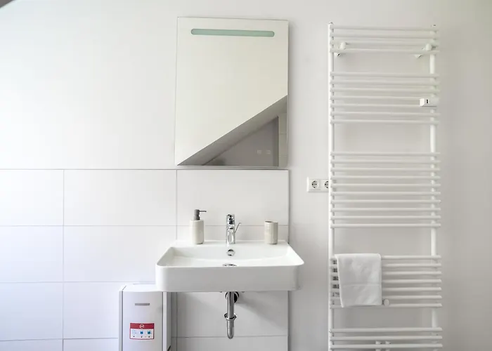 Apartament 3-zimmer-wohnung In Am Flughafen *